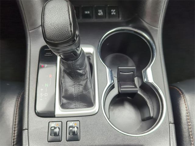 used 2018 Toyota Highlander car, priced at $23,998