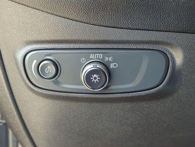 used 2022 Chevrolet Equinox car, priced at $24,095