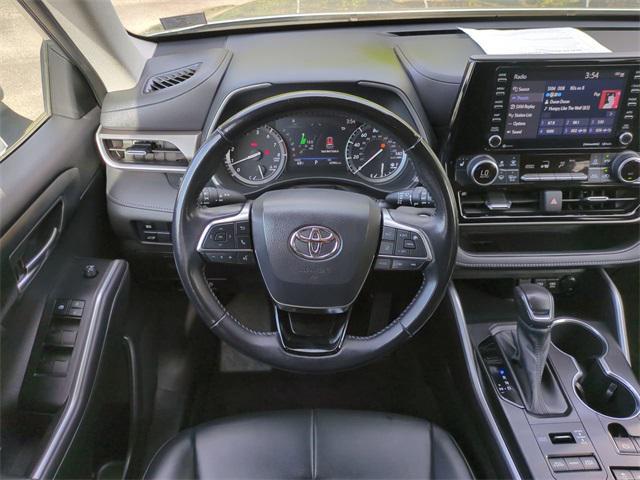 used 2021 Toyota Highlander car, priced at $33,706