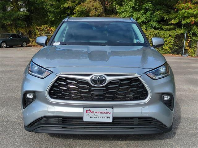 used 2021 Toyota Highlander car, priced at $33,706