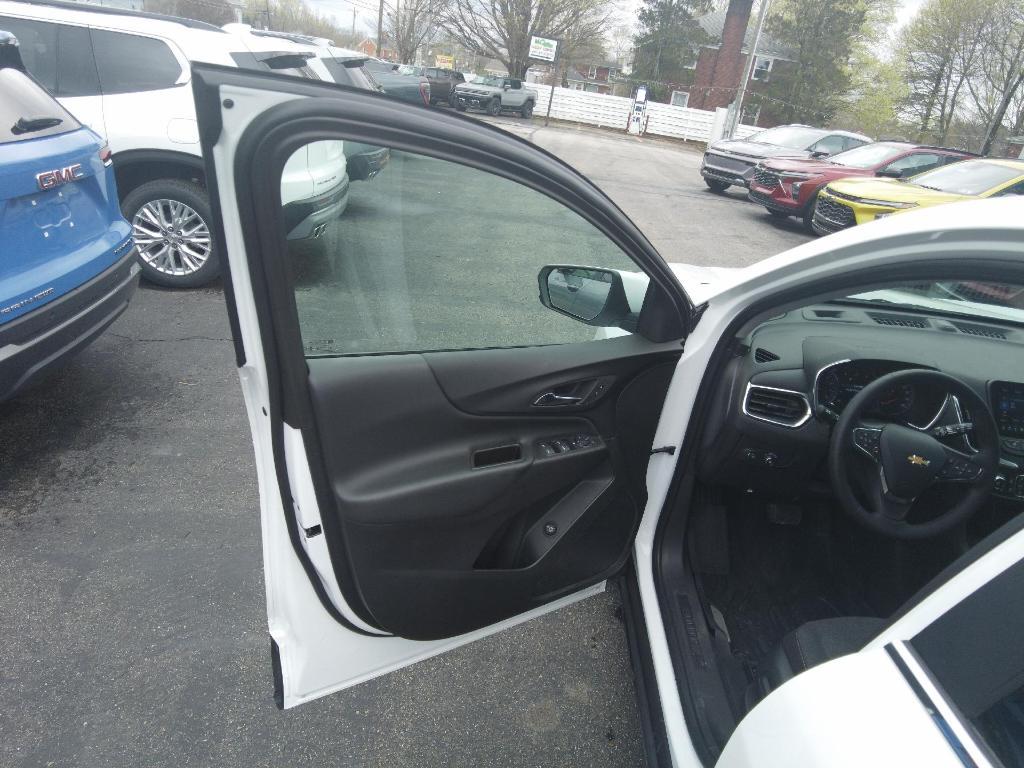 used 2024 Chevrolet Equinox car, priced at $28,995