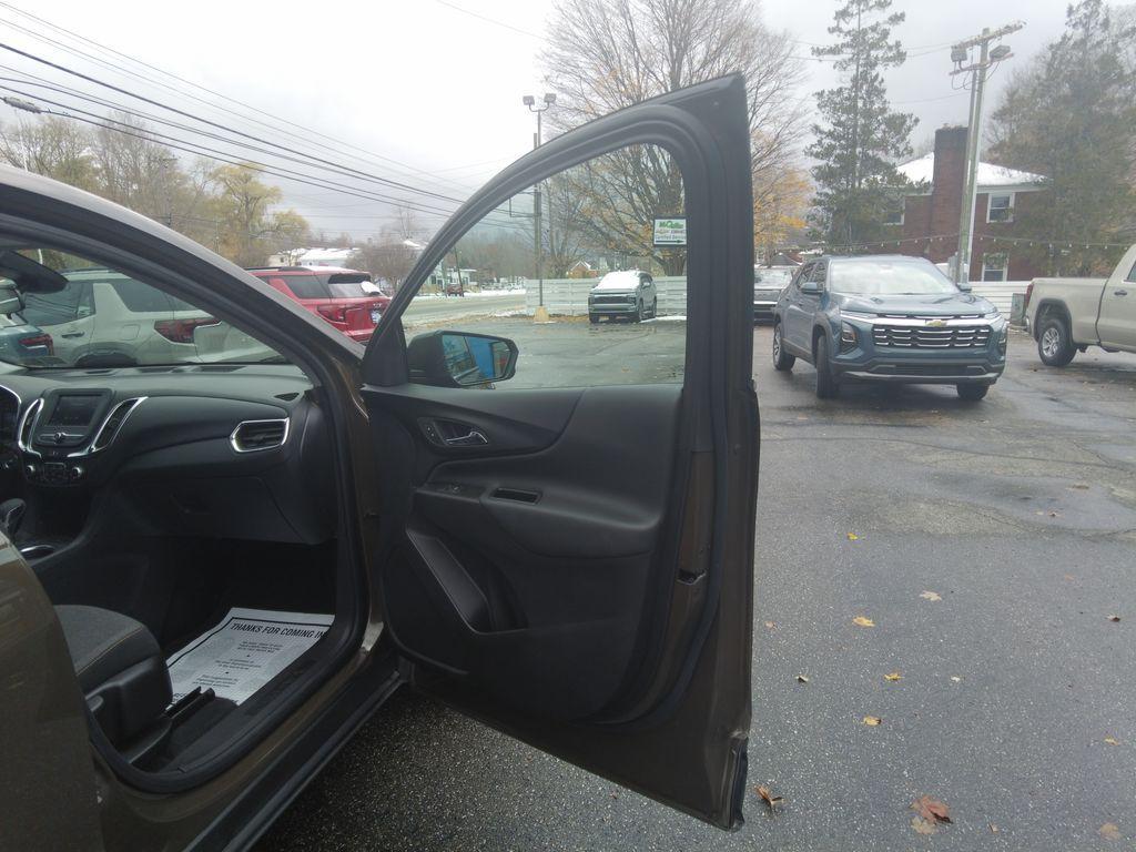 used 2024 Chevrolet Equinox car, priced at $24,995