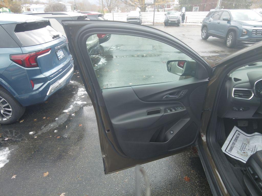 used 2024 Chevrolet Equinox car, priced at $24,995