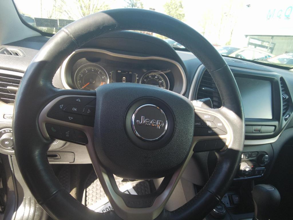 used 2015 Jeep Cherokee car, priced at $13,995
