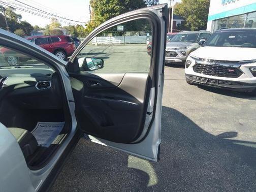 used 2022 Chevrolet Equinox car, priced at $21,995