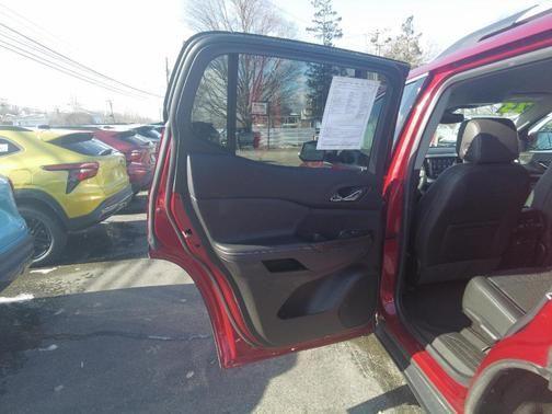 used 2023 GMC Acadia car, priced at $26,995