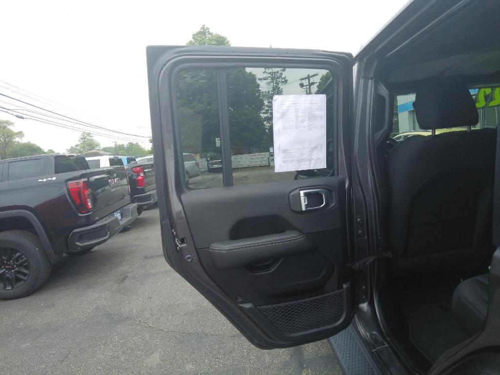used 2022 Jeep Wrangler Unlimited car, priced at $35,995