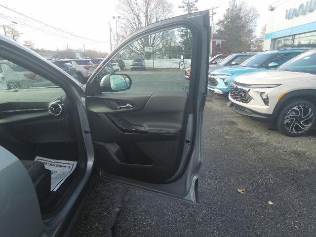 used 2025 Chevrolet Equinox car, priced at $28,995