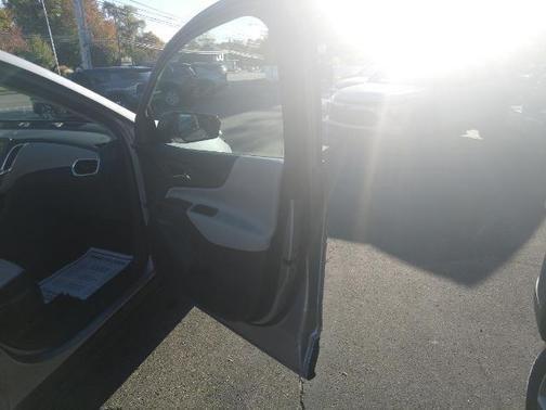 used 2024 Chevrolet Equinox car, priced at $22,995