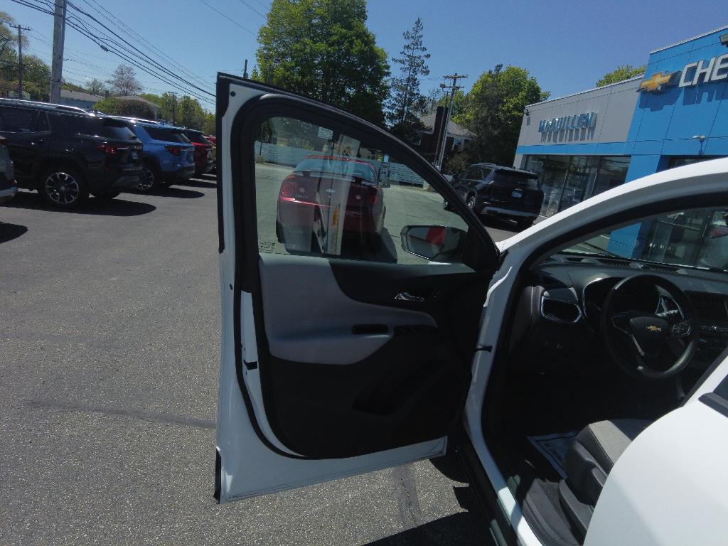 used 2023 Chevrolet Equinox car, priced at $20,995
