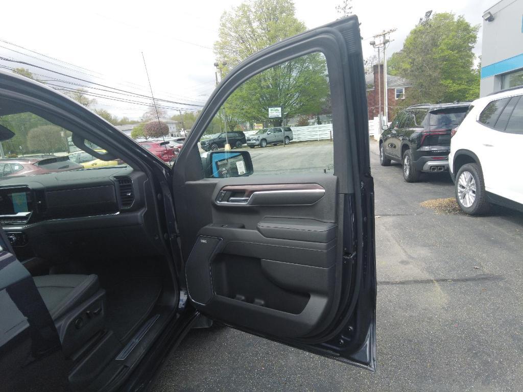 used 2022 GMC Sierra 1500 car, priced at $45,995
