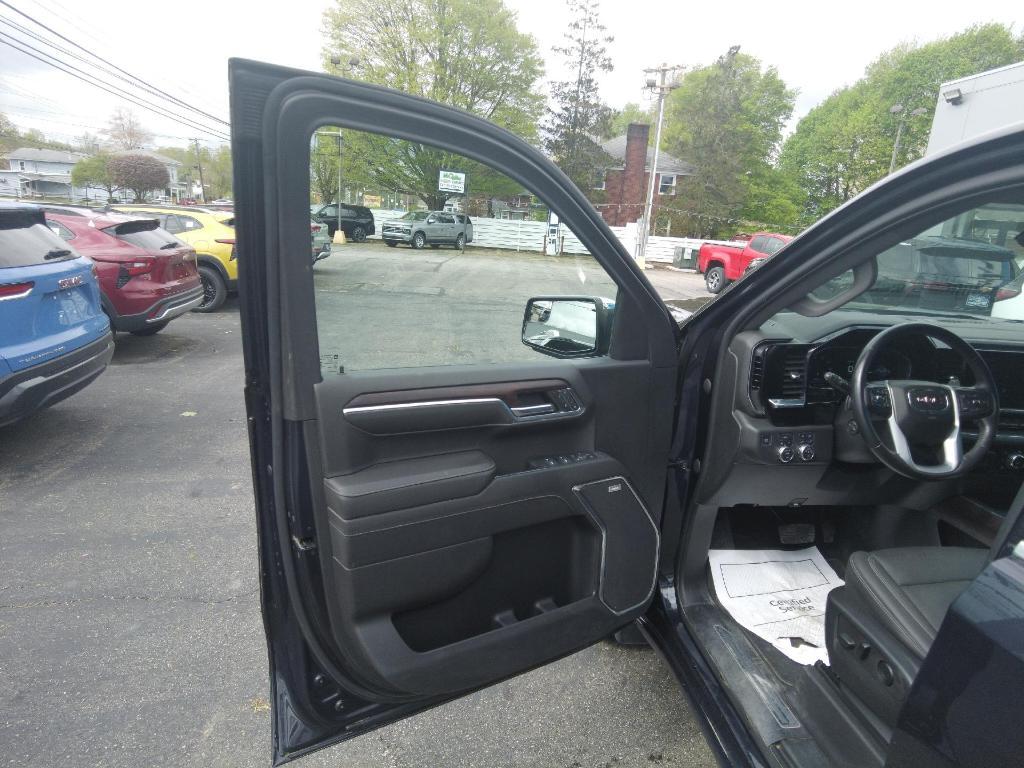 used 2022 GMC Sierra 1500 car, priced at $45,995