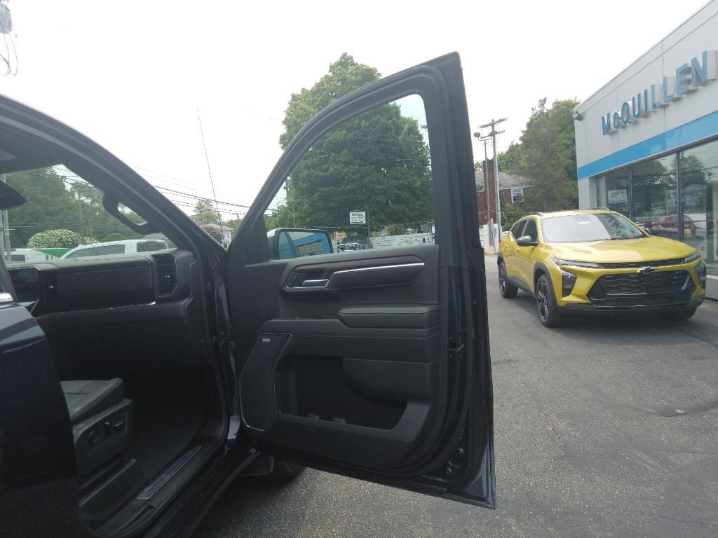 used 2022 GMC Sierra 1500 car, priced at $43,995