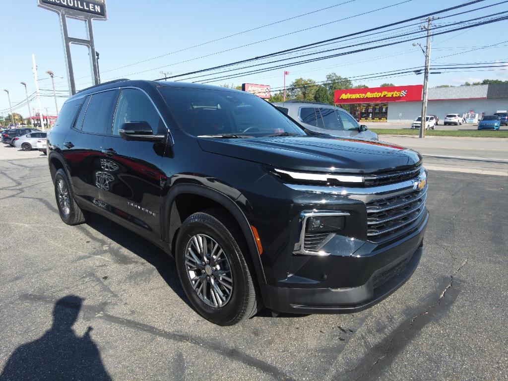 used 2024 Chevrolet Traverse car, priced at $38,995