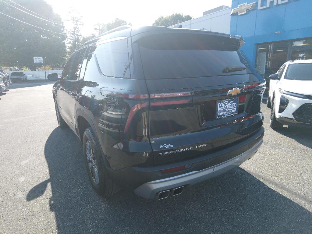 used 2024 Chevrolet Traverse car, priced at $38,995