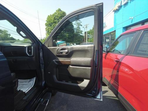 used 2019 GMC Sierra 1500 car, priced at $32,995