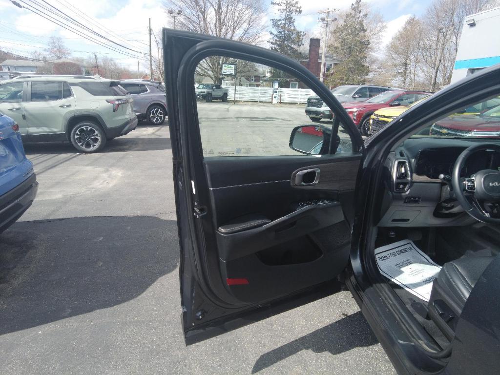 used 2022 Kia Sorento car, priced at $26,995