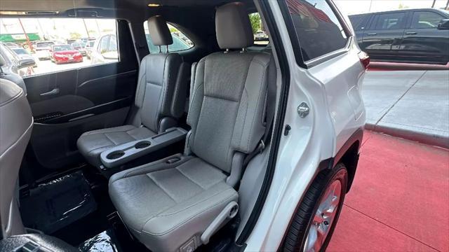 used 2019 Toyota Highlander car, priced at $24,995