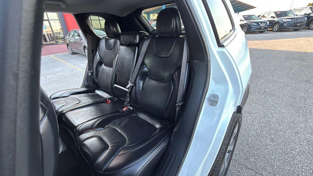 used 2020 Jeep Cherokee car, priced at $18,995