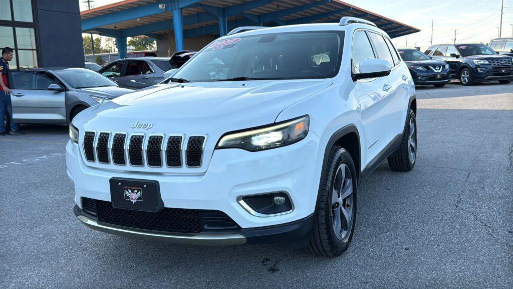 used 2020 Jeep Cherokee car, priced at $18,995