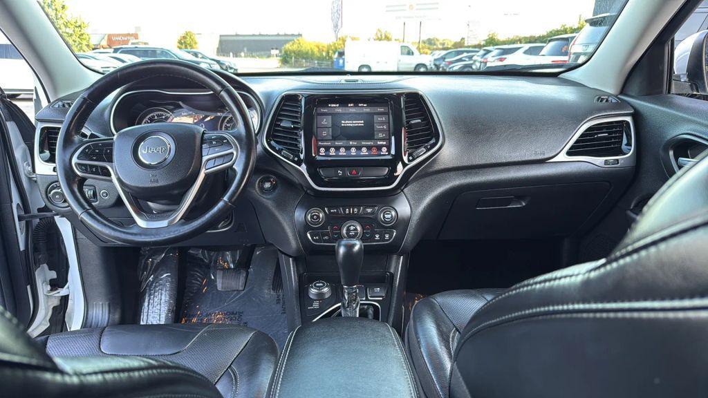 used 2020 Jeep Cherokee car, priced at $18,995
