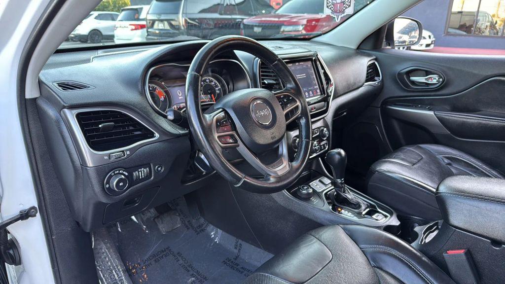 used 2020 Jeep Cherokee car, priced at $18,995
