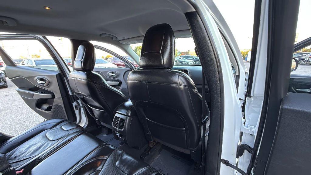 used 2020 Jeep Cherokee car, priced at $18,995