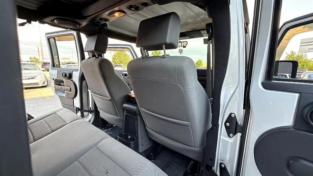 used 2009 Jeep Wrangler Unlimited car, priced at $11,995