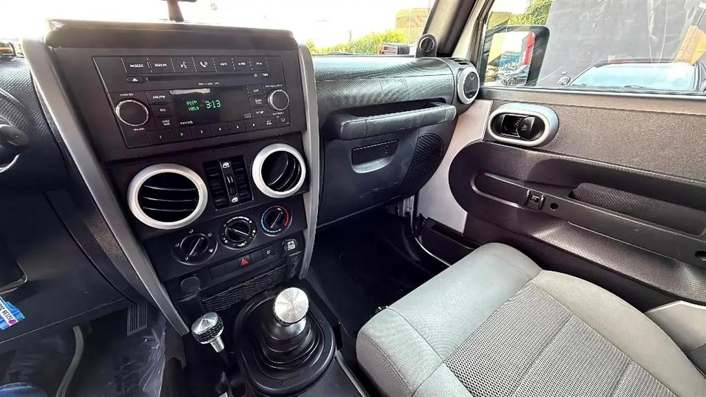 used 2009 Jeep Wrangler Unlimited car, priced at $11,995