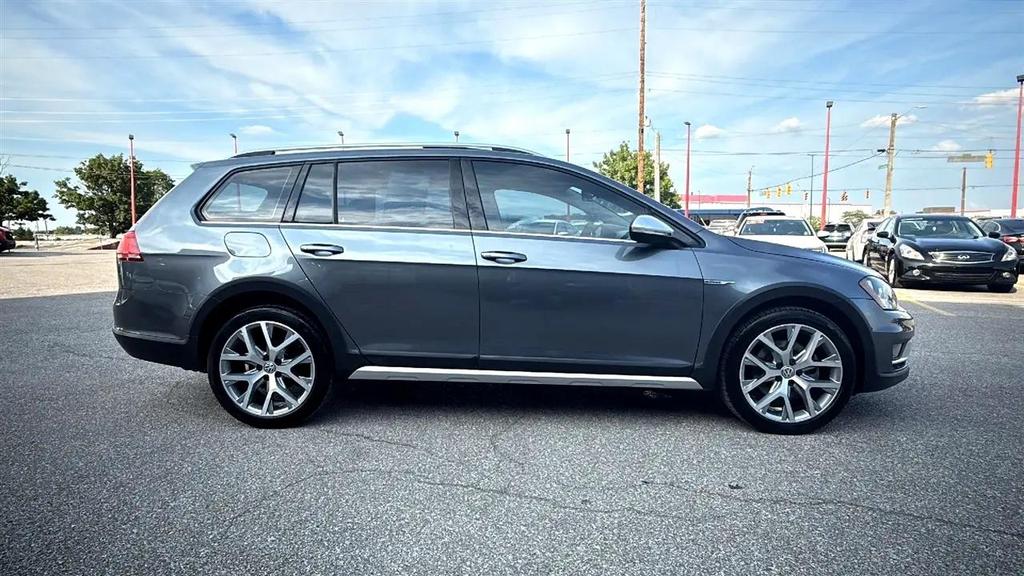 used 2017 Volkswagen Golf Alltrack car, priced at $11,995