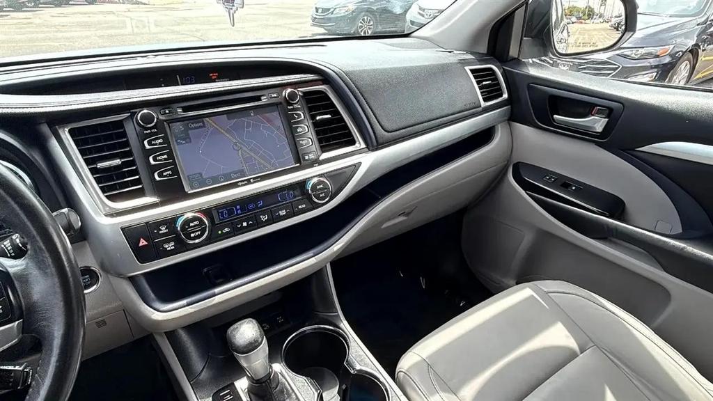 used 2015 Toyota Highlander car, priced at $17,695