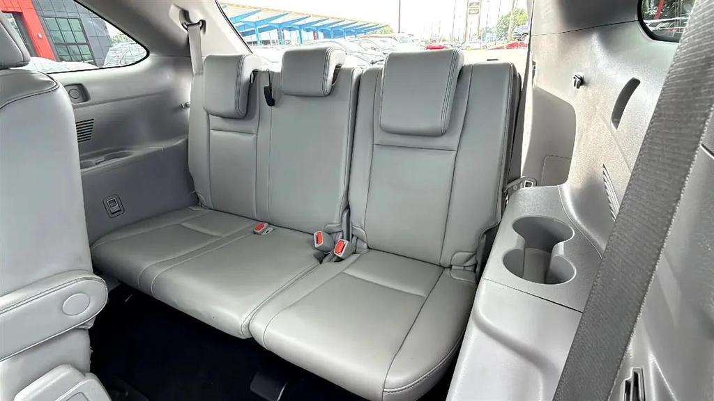 used 2015 Toyota Highlander car, priced at $17,695