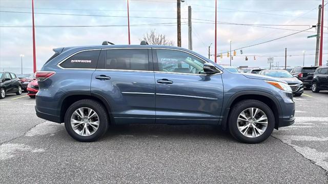 used 2015 Toyota Highlander car, priced at $18,995