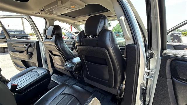 used 2015 Chevrolet Traverse car, priced at $12,495