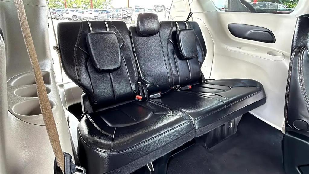 used 2018 Chrysler Pacifica car, priced at $11,495