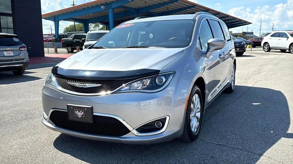 used 2018 Chrysler Pacifica car, priced at $11,495