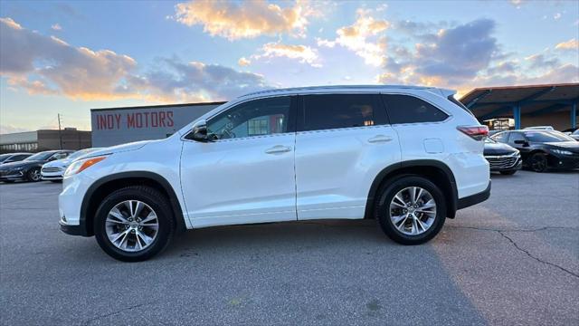 used 2014 Toyota Highlander car, priced at $14,995