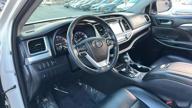 used 2014 Toyota Highlander car, priced at $14,995