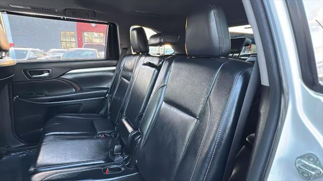 used 2014 Toyota Highlander car, priced at $14,995