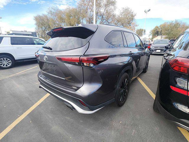 used 2024 Toyota Highlander car, priced at $42,334