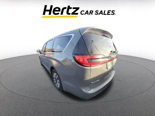 used 2022 Chrysler Pacifica Hybrid car, priced at $24,526