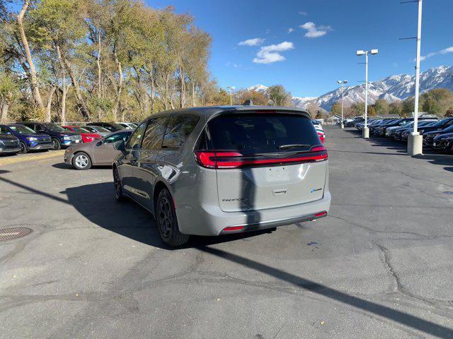 used 2022 Chrysler Pacifica Hybrid car, priced at $22,331