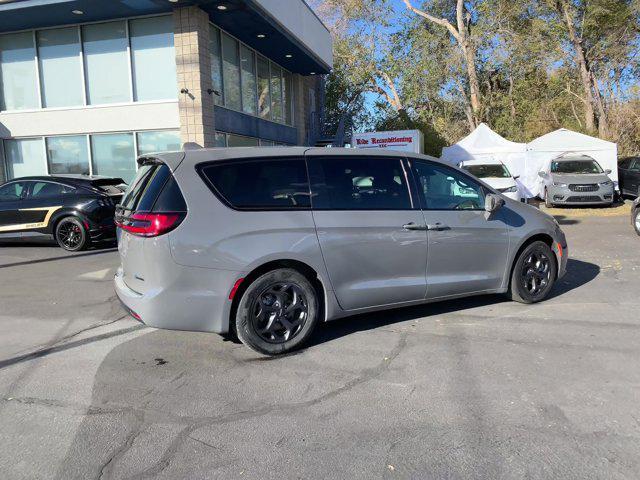 used 2022 Chrysler Pacifica Hybrid car, priced at $22,331