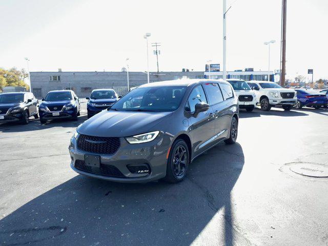 used 2022 Chrysler Pacifica Hybrid car, priced at $22,331