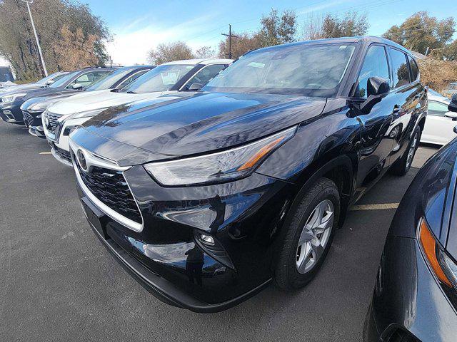 used 2022 Toyota Highlander car, priced at $29,327