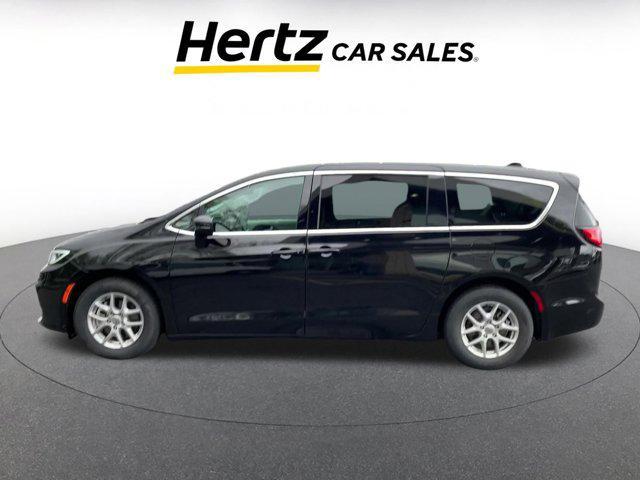 used 2024 Chrysler Pacifica car, priced at $35,381