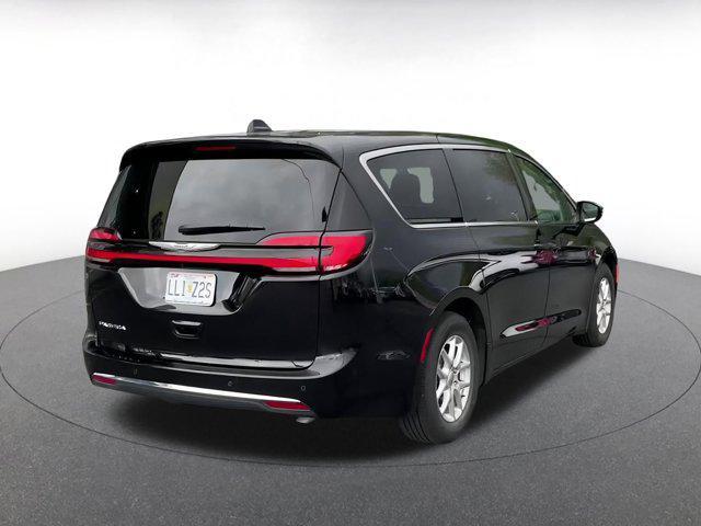 used 2024 Chrysler Pacifica car, priced at $33,456