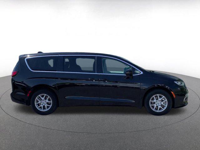 used 2024 Chrysler Pacifica car, priced at $33,152