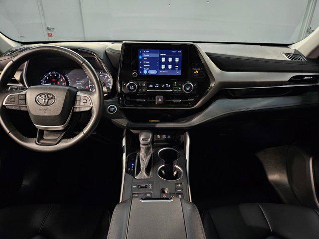 used 2024 Toyota Highlander car, priced at $42,789
