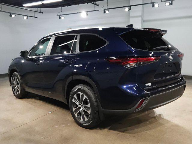 used 2024 Toyota Highlander car, priced at $42,789